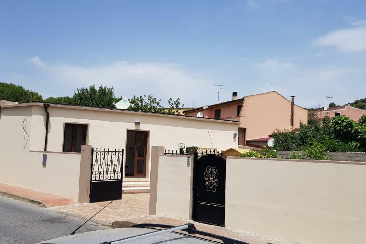 Hotel Albeldi' Domus De Maria Zewnętrze zdjęcie