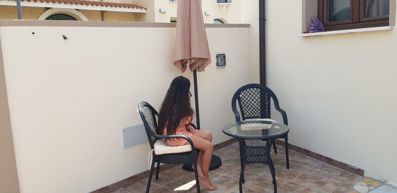 Hotel Albeldi' Domus De Maria Zewnętrze zdjęcie